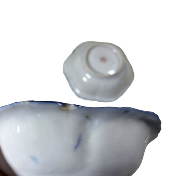 Vintage Japanese Bowl Scalloped Hand-Painted Geisha Blue Gold Trim Set of 2 - Picture 5 of 7